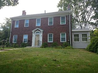 674 Newton St, Brookline, MA 02467