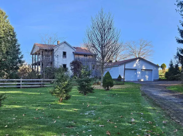 592 Guseman School Rd, Albright, WV 26519
