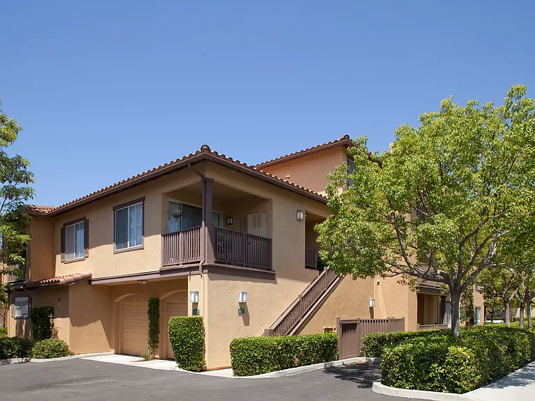 Rancho Monterey Apartment Homes — Photo 16