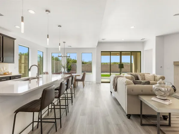 64 Cadena Loop, White Rock, NM 87547