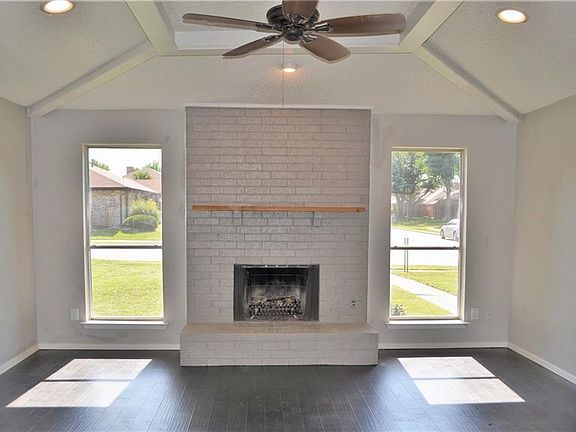 4th image of 704 Robinlynn St