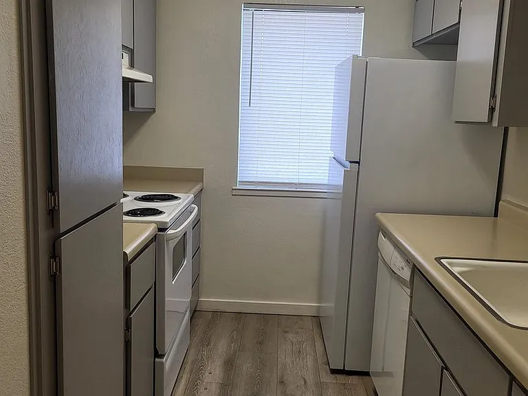 818 E Tabor Ave — Photo 6