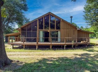 22082 Bluewater Rd, Chandler, TX 75758