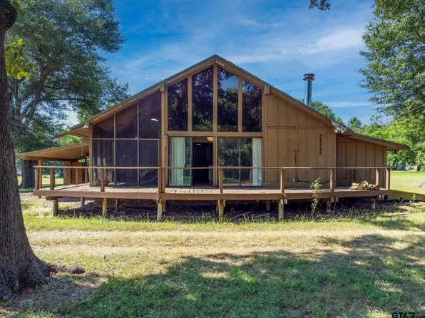 22082 Bluewater Rd, Chandler, TX 75758