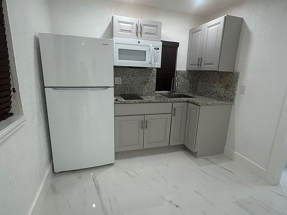 4th image of 3020 NW 26th St #2