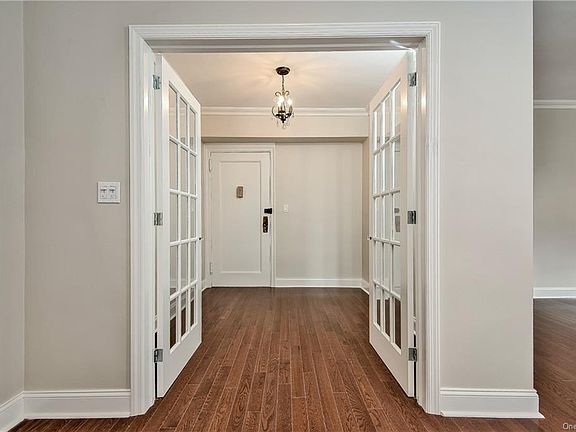 5th image of 16 N Chatsworth Ave APT 203