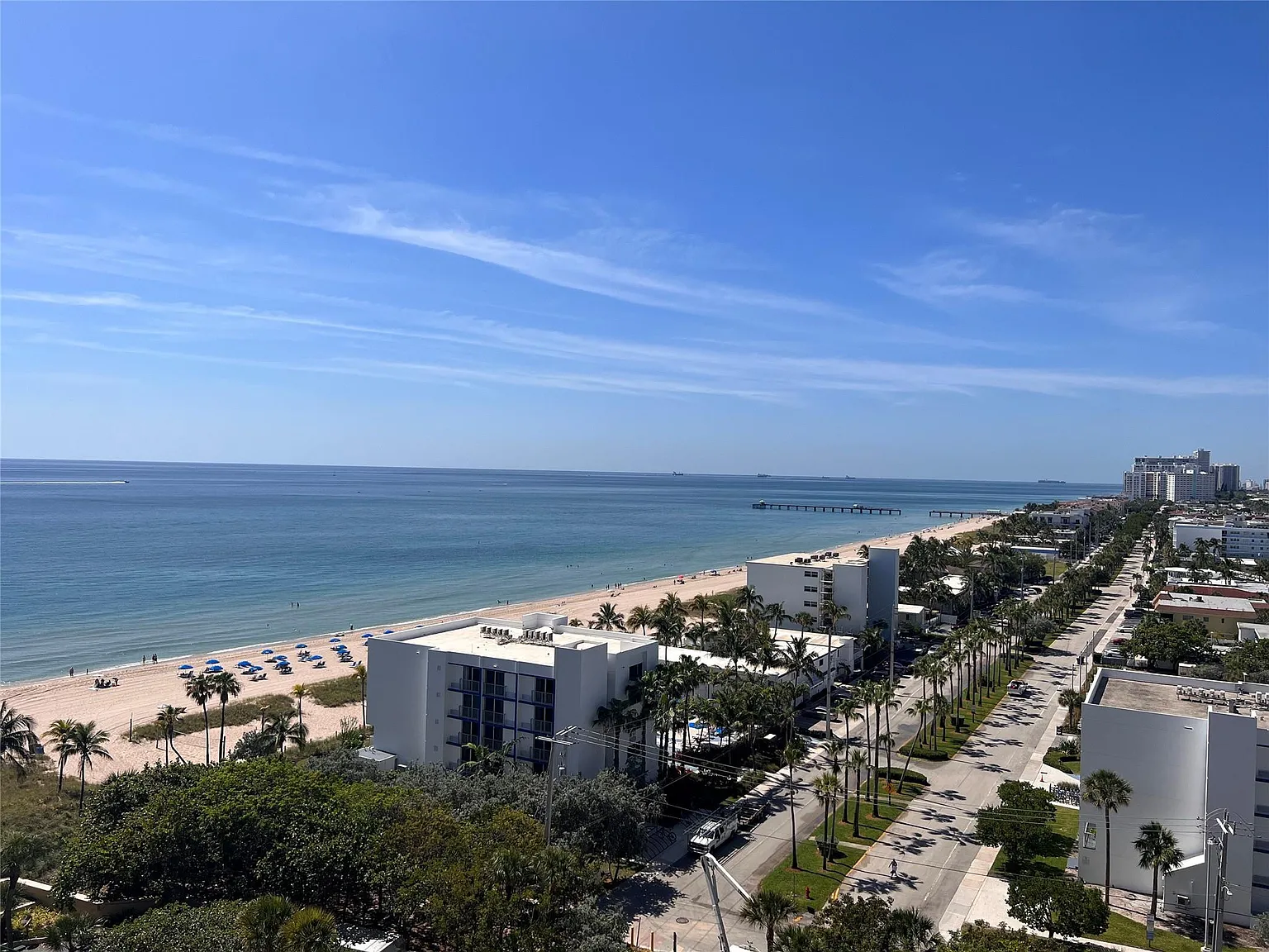 2 bed, 2.0 bath, 1700 sqft, $7,500 — Photo 4