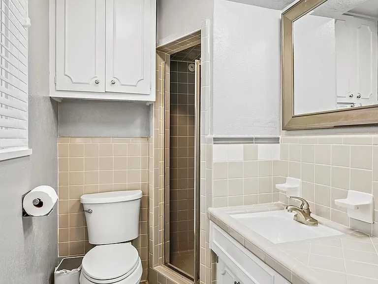 1642 W Manor Dr — Photo 10