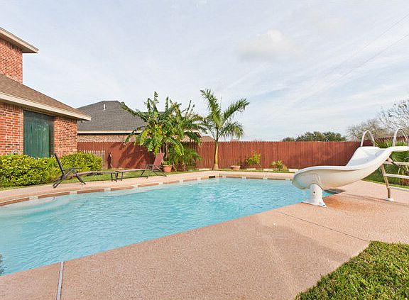 2nd image of 201 Miranda Ln