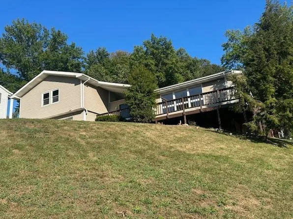 1917 Woodland Dr, Ironton, OH 45638