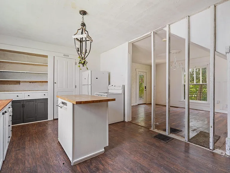 2225 Catalpa Dr — Photo 23
