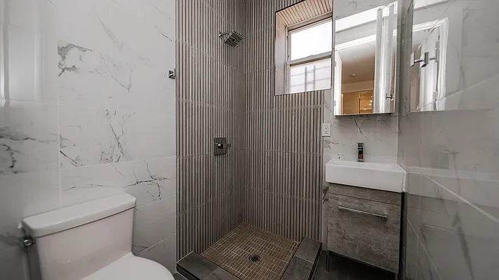 Rented by Nooklyn NYC LLC | media 16