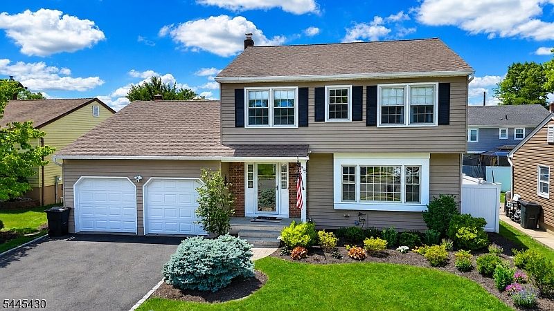 1st image of 2117 Briarwood Ln