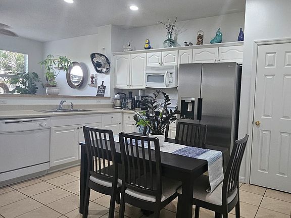 3rd image of 5352 Paradise Cay Cir