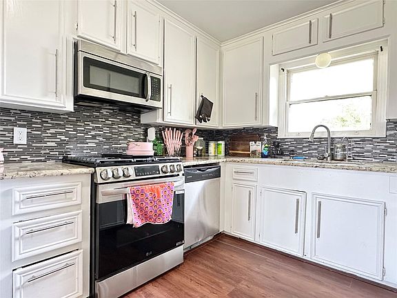 4th image of 13222 Emporia St