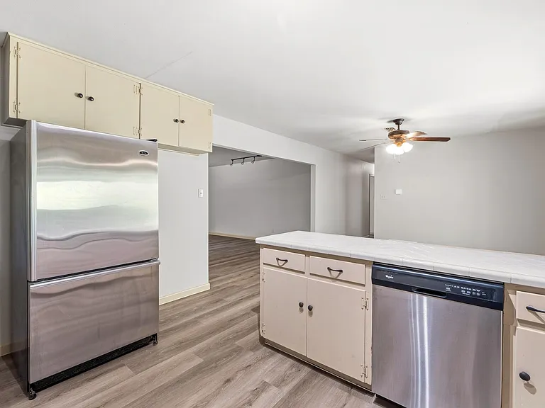 2414 Havenside Dr — Photo 13