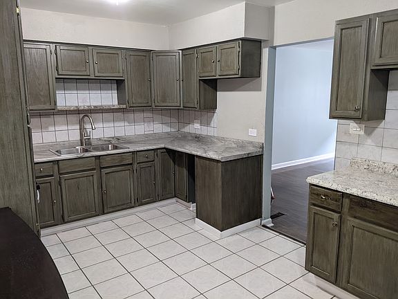 2nd image of 1733 W Farwell Ave Unit B