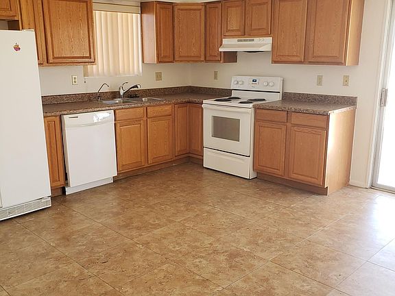 4th image of 3125 Applewood Dr Unit 102
