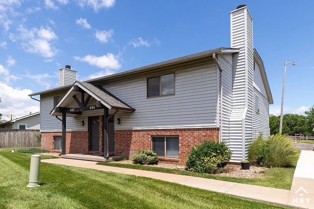 Sheriac Circle Townhomes — Photo 2
