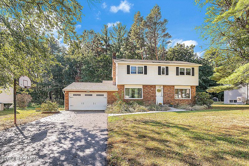 2nd image of 932 S Pine Hill Drive