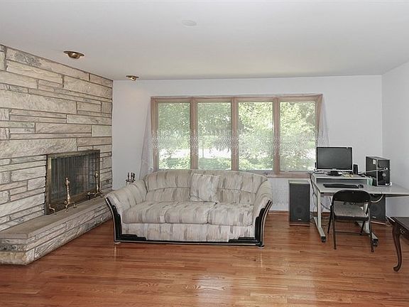 4th image of 239 Park Ln