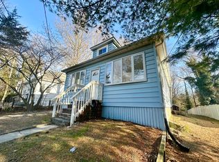 25 Indian Spring Rd, Clementon, NJ 08021