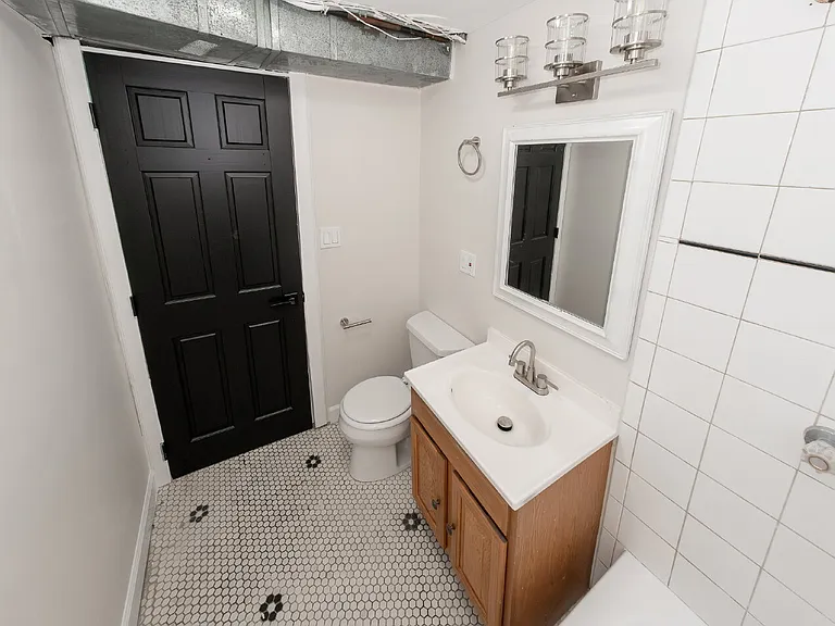 3233 W Berteau Ave — Photo 20