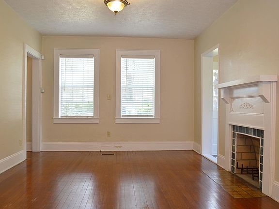 3rd image of 7619 Sherwood St