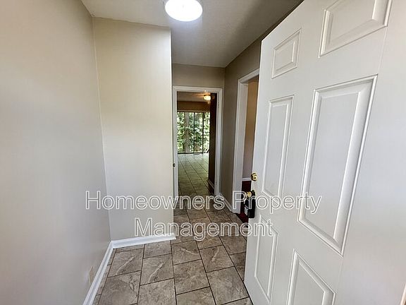3rd image of 739 Ashbrook Rd