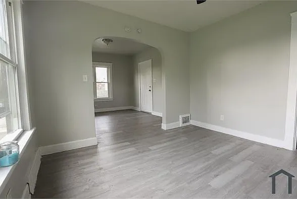 2 bed, $1,300 — Photo 2