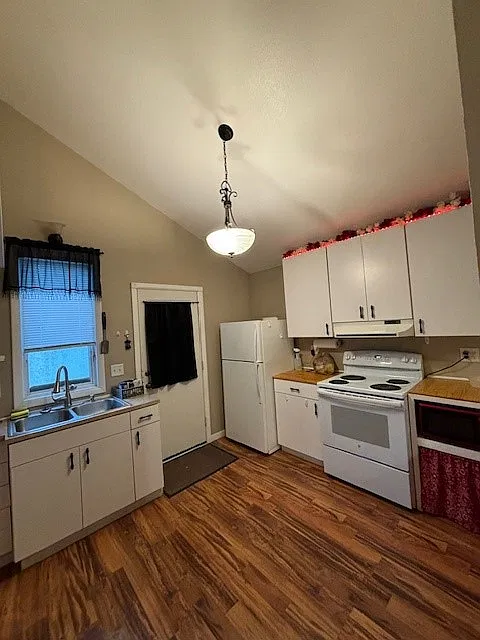 701 Dover Place - HSE — Photo 3
