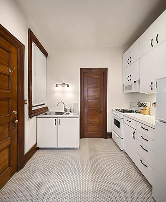 Rented by NY Casa Group | media 10