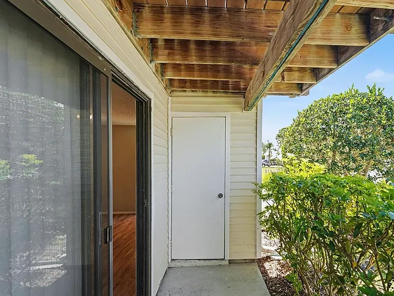 129 Camphor Cir #F — Photo 16