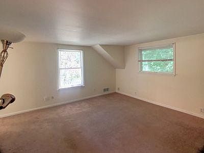 4th image of 525 McKee St APT B