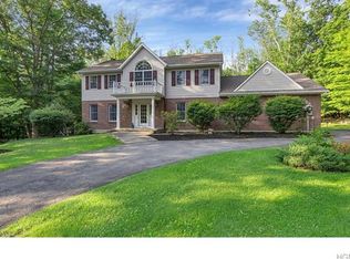 35 Pickerel Rd, Monroe, NY 10950