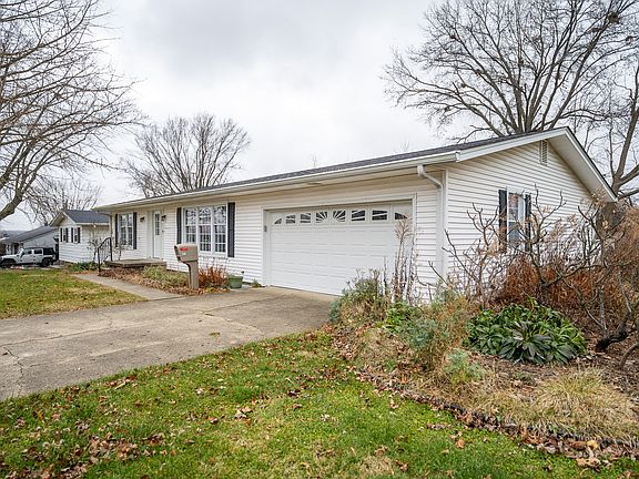 2nd image of 315 Redbud Ln