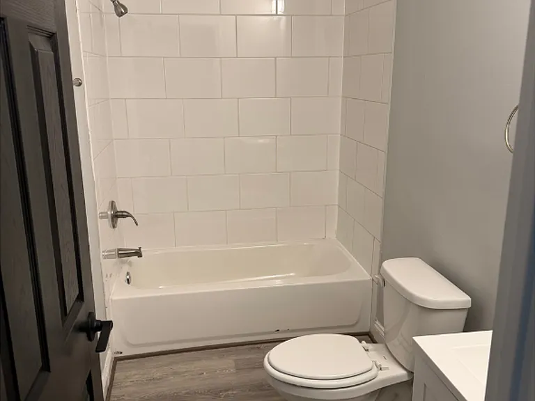 716 E 23rd St #2B — Photo 11