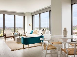 1055 W Van Buren St #2201, Chicago, IL 60607