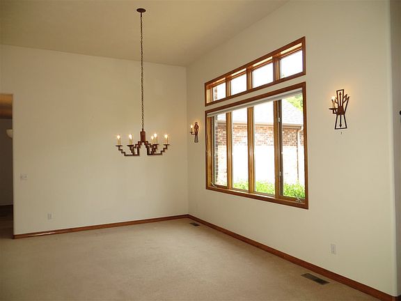 4th image of 5708 S Glendora Dr