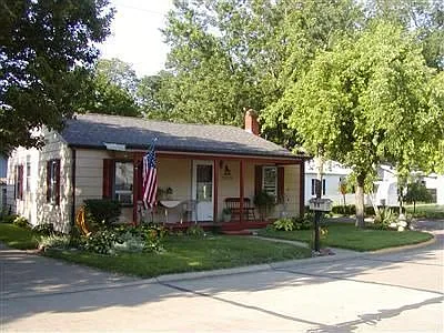 2019 Lakewood Ave photo 1