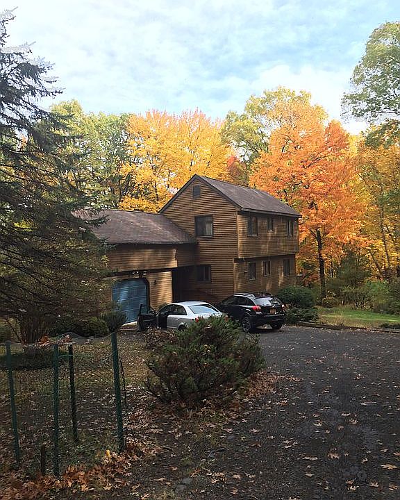 1st image of 9 Pine Castle Dr