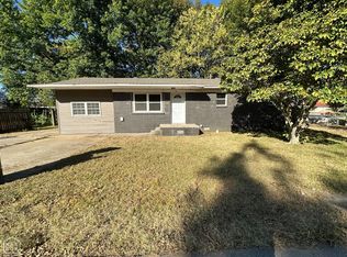 106 N 9th Ave, Paragould, AR 72450