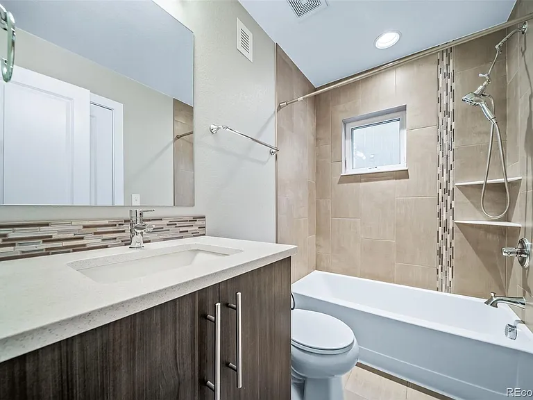 435 S Forest St #6 — Photo 31