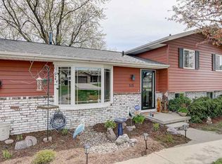 515 High St, Dane, WI 53529