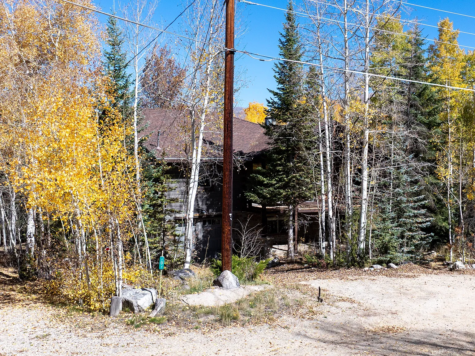 6 bed, 2800 sqft, $3,800 — Photo 1