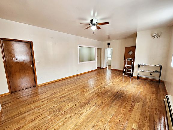 3rd image of 262 Kingsland Ave #1A
