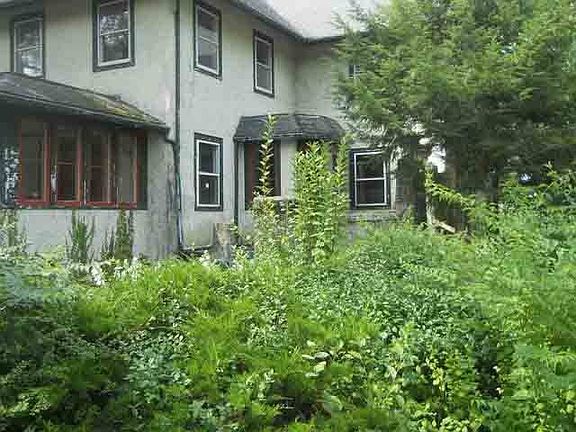 2nd image of 901 S Wildwood Ave