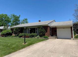 8964 Griffon Ave, Niagara Falls, NY 14304