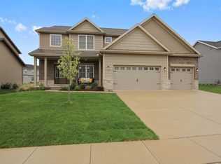 1216 Willow Creek Dr, Bloomington, IL 61705