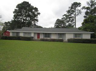 1103 E Barnard St, Glennville, GA 30427